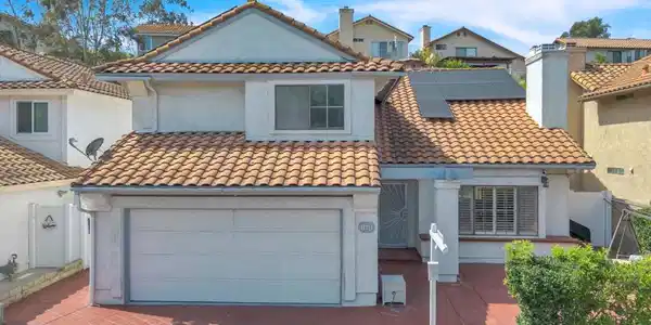 1068 Fairhill Ter