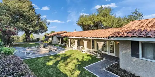 2100 Hunter Road