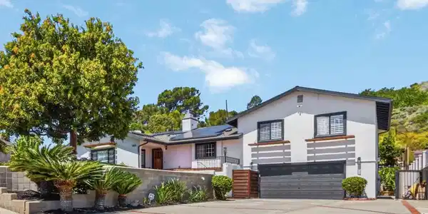 1003 Mesa Drive