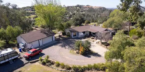 14957 Cool Valley Rd