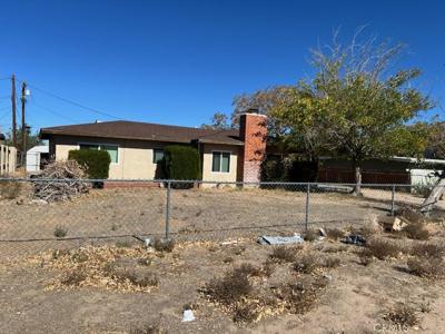 15932 Live Oak