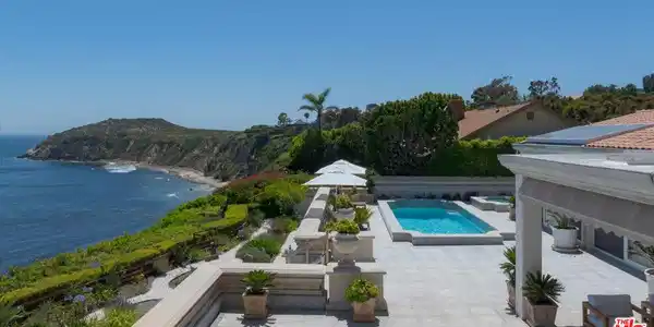 29000 Cliffside Drive