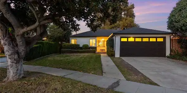 5923 Abernathy Drive