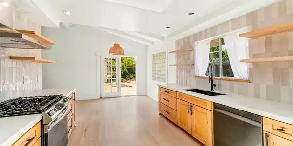 11525 Manzanita