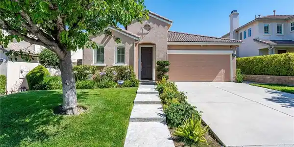 19613 Edmonds Place