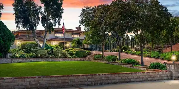 1922 Country Club Lane