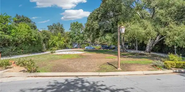 827 Hampton Road