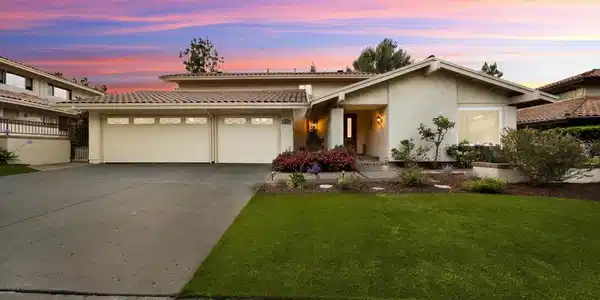 4022 Avenida Verano