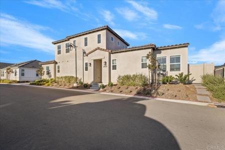 1709 Avenida Tealing