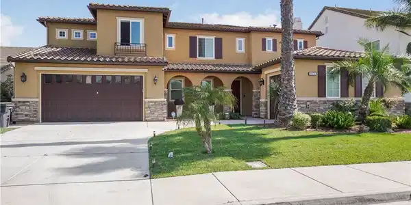 8072 River Bluffs