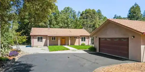620 Ormsby Cutoff