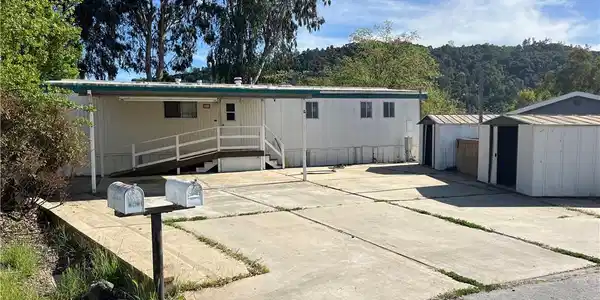 4448 Moccasin Lane