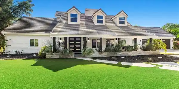 207 Saddlebow Road