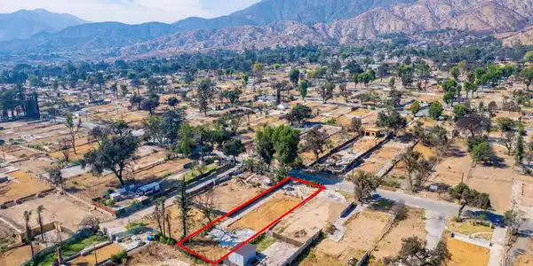132 E Las Flores Drive