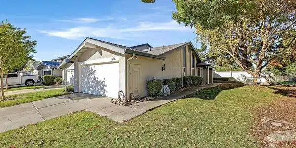 3716 Mesa Vista Dr