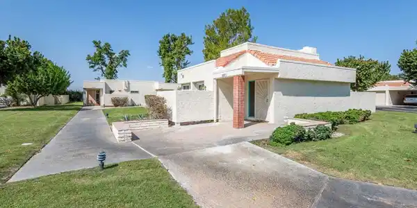 1527 Spyglass Plaza