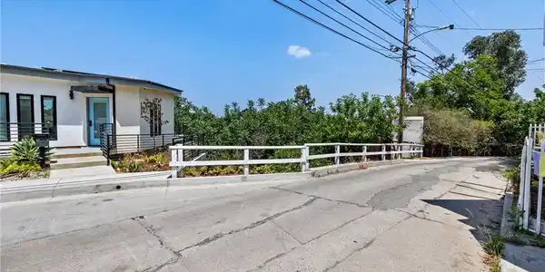 4744 Glenalbyn Drive