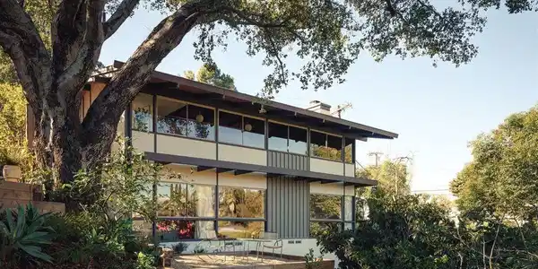 4976 Glenalbyn Drive