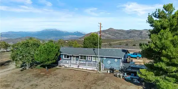 33945 Red Mountain