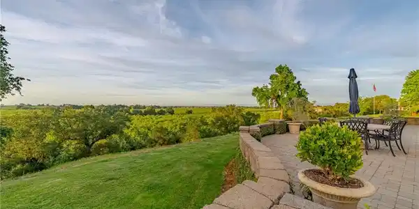 11126 Livingston Cressey Road