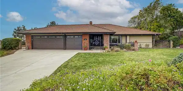 4946 Jadeite Avenue