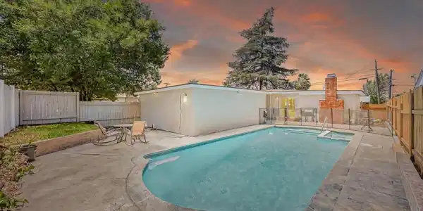 797 Laguna Ave