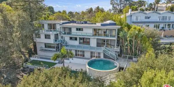 15263 Mulholland Drive
