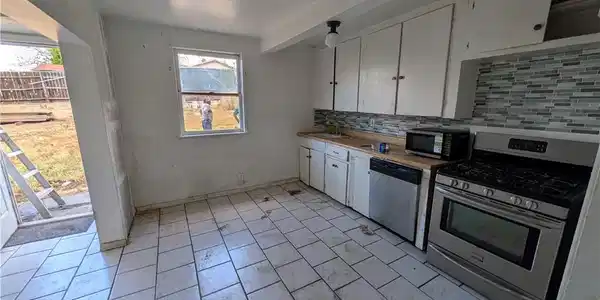1001 W Heald