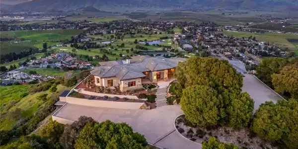 1015 Rimrock Lane
