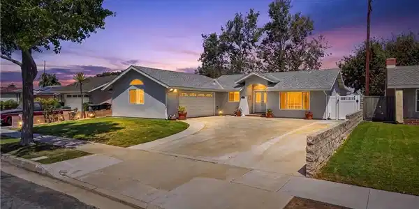 4445 E Alderdale