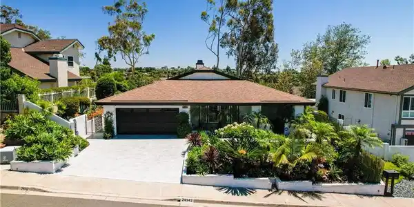 24942 Del Monte Street