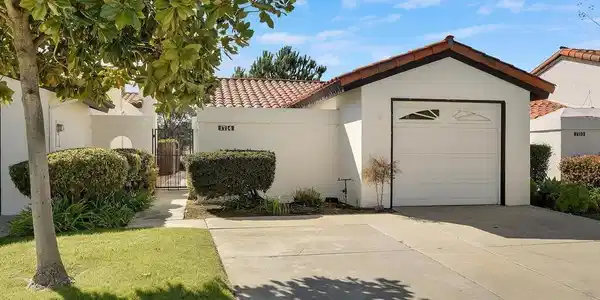 1714 Woodlark Lane
