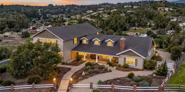 375 Plancha Way