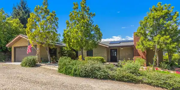 1585 Loma Drive