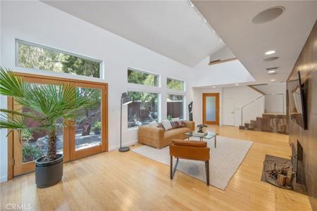 4109 Empis Street
