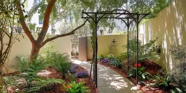 220 Santa Barbara Street