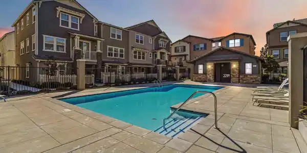 578 Apricot Lane