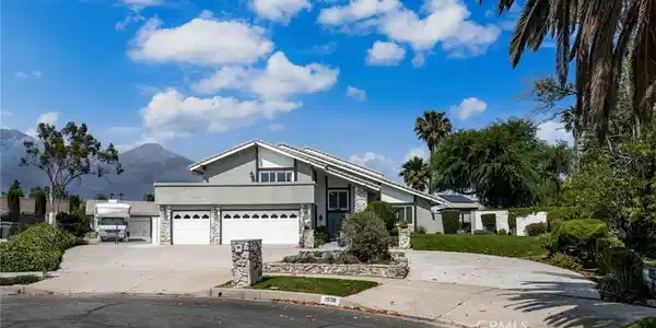 1938 N Quince Way
