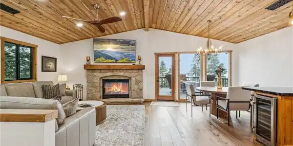 590 Arrowhead Villa