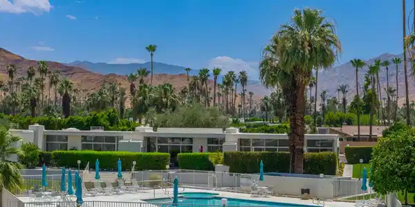 720 E La Verne Way