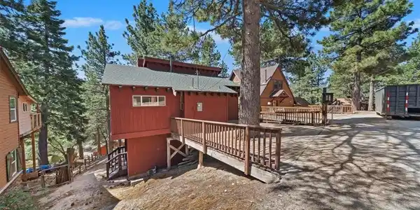 33211 Juniper Lane