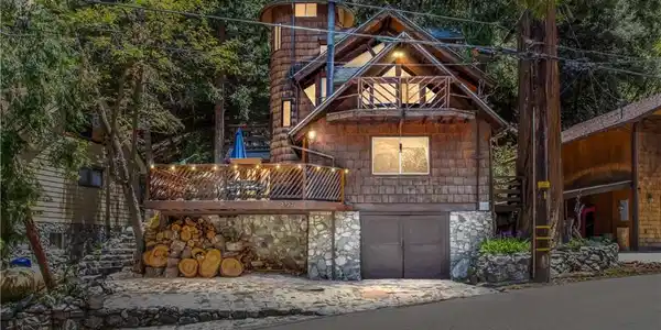 9323 Cedar Dr.