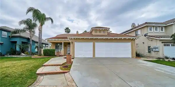10899 Mirador