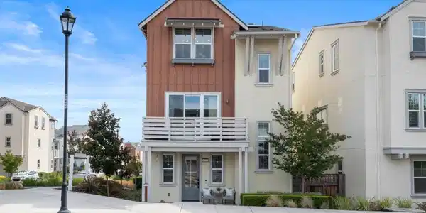 4371 Panorama Dr