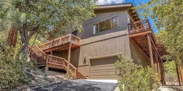25360 Green Oaks Court