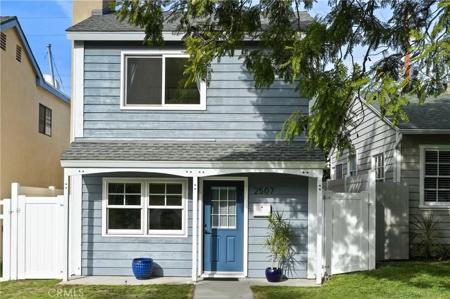 2507 E Glenoaks