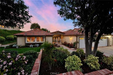 6823 E La Cumbre Drive