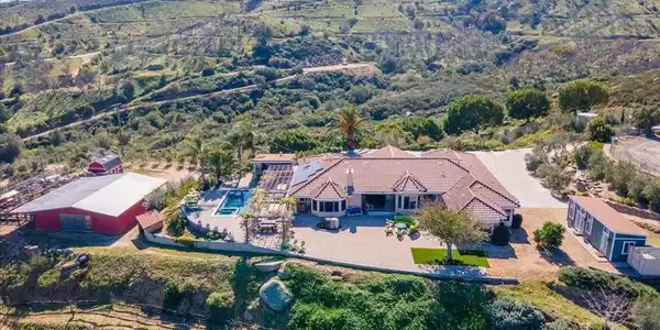 19270 Horizon View Dr.