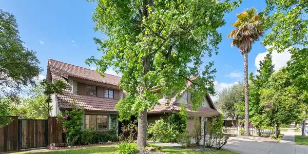 26926 De Berry Drive