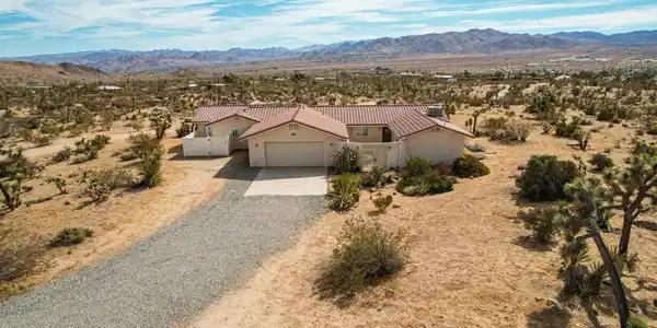 58979 Los Coyotes Drive